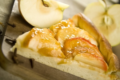 Пирог с яблоком, песочное тесто, 700 г, Три Колобка