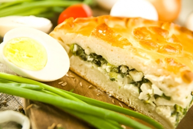 Пирог с зеленым луком и яйцом, дрожжевое тесто, 1 кг, Три Колобка
