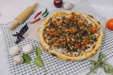 Пицца Вегетарианская 33 см, Три Колобка
