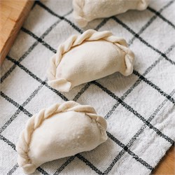 Вареники вишня и творог 1кг 1032670
