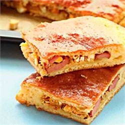 Пирог с капустой и сосисками 1037942
